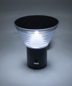 GloboStar® VEGGIE 90530 Αυτόνομο Ηλιακό Φωτιστικό Κήπου – Απλίκα Αρχιτεκτονικού Φωτισμού Εξωτερικού Χώρου LED 10W 330lm 120° με Ενσωματωμένο Φωτοβολταϊκό Panel 6V 2W & Επαναφορτιζόμενη Μπαταρία Li-ion 3.2V 1800mAh με Αισθητήρα Ημέρας-Νύχτας – Αδιάβροχο IP65 – Σώμα Αλουμινίου & ABS – Μ23 x Π30 x Υ25cm – Ψυχρό Λευκό 6000K – Μαύρο – 2 Χρόνια Εγγύηση