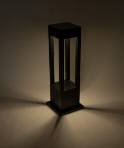 GloboStar® HONEYBEE 90537 Αυτόνομο Ηλιακό Φωτιστικό Κήπου – Κολωνάκι Αρχιτεκτονικού Φωτισμού Εξωτερικού Χώρου LED 10W 330lm 120° με Ενσωματωμένο Φωτοβολταϊκό Panel 6V 2W & Επαναφορτιζόμενη Μπαταρία Li-ion 3.2V 1800mAh με Αισθητήρα Ημέρας-Νύχτας – Αδιάβροχο IP65 – Σώμα Αλουμινίου & ABS – Μ20 x Π20 x Υ60cm – Εναλλαγή Φωτισμού μέσω Τηλεχειριστηρίου All In One Ψυχρό 6000K+Φυσικό 4500K+Θερμό 2700K Dimmable – Μαύρο – 2 Χρόνια Εγγύηση