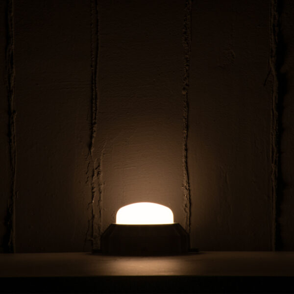 GloboStar® WALLLIGHT-MONA 90628 Φωτιστικό Τοίχου – Απλίκα Point Light LED 6W 660lm 360° DC 24V Αδιάβροχο IP65 Φ11 x Υ6.5cm Θερμό Λευκό 3000K – Γκρι Ανθρακί – 3 Years Warranty