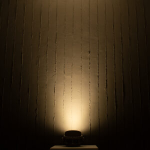 GloboStar® FLOOD-MENA 90645 Προβολέας Wall Washer με Αντιθαμβωτική Γρίλια για Φωτισμό Κτιρίων LED 36W 3240lm 30° AC 220-240V Αδιάβροχο IP65 Φ23 x Υ18cm Θερμό Λευκό 3000K – Ασημί – 3 Years Warranty