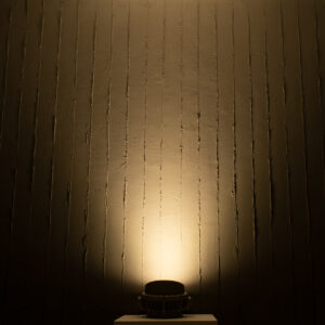 GloboStar® FLOOD-MENA 90646 Προβολέας Wall Washer με Αντιθαμβωτική Γρίλια για Φωτισμό Κτιρίων LED 48W 4320lm 30° AC 220-240V Αδιάβροχο IP65 Φ25 x Υ18cm Θερμό Λευκό 3000K – Ασημί – 3 Years Warranty