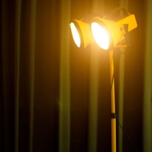 Κίτρινη Βάση Τρίποδας για LED Προβολείς Αλουμίνιο V-TAC – 9104