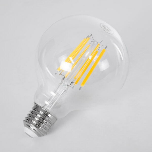 GloboStar® 99088 Λάμπα LED Long Filament E27 G95 Γλόμπος 7W 1470lm 360° AC 220-240V IP20 Φ9.5 x Υ13.8cm Θερμό Λευκό 2700K με Διάφανο Γυαλί – Pro Series 210lm/W – A Ενεργειακή Κλάση – 3 Χρόνια Εγγύηση