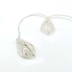 METAL LEAVES 10 LED ΛΑΜΠΑΚΙΑ ΣΕΙΡΑ ΜΠΑΤΑΡ.(3xAA) & ΧΡΟΝΟΔΙΑΚ (6ΟΝ/18OFF) ΘΕΡΜΟ ΛΕΥΚΟ ΑΣΗΜΙ ΜΕΤΑΛΛ ACA – FMSLEAF10WW2AT