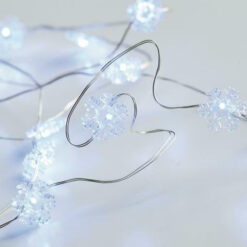 SNOWFLAKE Σχέδιο 20 LED ΛΑΜΠΑΚ ΣΕΙΡΑ ΨΥΧΡΟ ΛΕΥΚΟ ΑΣΗΜΙ ΚΑΛΩΔ ΧΑΛΚΟΥ & ΜΠΑΤΑΡ 2xAA IP20 2m+10cm ACA – X01202114