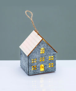 FELT HOUSE WOODEN ROOF ΓΚΡΙ 1 MINI LED ΔΙΑΚ ΘΕΡΜΟ ΛΑΜΠ ΜΠΑΤ 3*AG10 (ΣΥΜΠΕΡΙΛΑΜΒΑΝΕΤΑΙ) 8*8*9,6cm ACA – X06119257