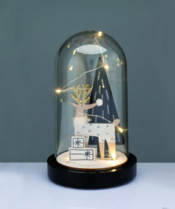WOODEN DEER WITH PLASTIC COVER(XMAS TREE) 8MINI LED ΔΙΑΚ ΘΕΡΜ ΛΑΜΠ ΜΠΑΤ 2ΧΑΑΑ(ΣΥΜΠΕΡΙΛ)ΔΙΑΜ11*19cm ACA – X06811264