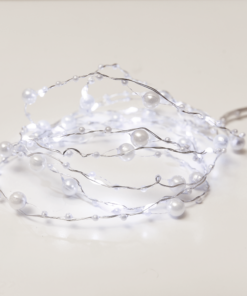 “PEARL” Σχέδιο 20 LED ΛΑΜΠΑΚ ΣΕΙΡΑ ΨΥΧΡΟ ΛΕΥΚΟ ΑΣΗΜΙ ΚΑΛΩΔ ΧΑΛΚΟΥ & ΜΠΑΤΑΡ 2xAA IP20 2m+10cm 1.2W ACA – XSW20W2APEARL