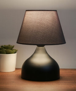 GloboStar® MICKEY 204-0059 Μοντέρνο Eπιτραπέζιο Φωτιστικό Μονόφωτο 1 x E27 IP20 Μαύρο Μέταλλο με Μαύρο Ύφασμα – Μ22 x Π22 x Υ30cm