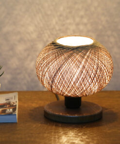 GloboStar® BOWL 204-0087 Μοντέρνο Eπιτραπέζιο Φωτιστικό Μονόφωτο 1 x E27 IP20 Καφέ Ξύλο με Μπεζ Σνοινί – Μ19 x Π19 x Υ22cm