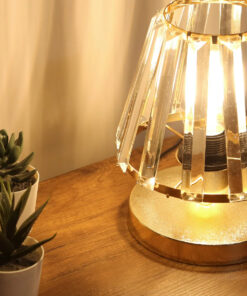 GloboStar® GLASSY 204-0064 Μοντέρνο Eπιτραπέζιο Φωτιστικό Μονόφωτο 1 x E27 IP20 Χρυσό Πλαστικό με Διάφανο Κρύσταλλο – Μ15 x Π15 x Υ25cm