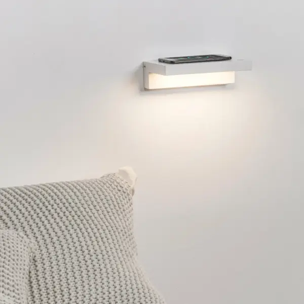 Faro Barcelona WELL Επιτοίχιο Φωτιστικό Λευκού Χρώματος, Ασύρματη φόρτιση, Φόρτιση USB 7W 2700K- 64030