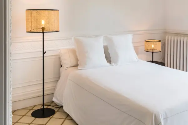 Faro Barcelona MAMBO BLACK Φωτιστικό Δαπέδου, Μαύρου Ραττάν Χρώματος- 64313-49