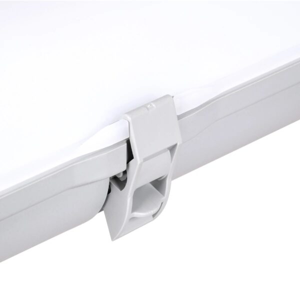 GLOBOSTAR® EMERGANO 60180 120cm Γραμμικό Βιομηχανικό Φωτιστικό Tri-Proof Τεχνολογίας Emergency με Ενσωματωμένη Μπαταρία Li-Ion 3.7V 5000mAH & Αυτονομία 3 Ώρες LED 48W 5760lm 120° AC 220-240V Αδιάβροχο IP65 Ψυχρό Λευκό 6000K – LUMILEDs SMD Chip & TÜV SÜD Driver – Γκρι με Γαλακτερό Κάλυμμα Πλαστικό PC – Μ120 x Π10.5 x Υ8cm – 5 Χρόνια Εγγύση