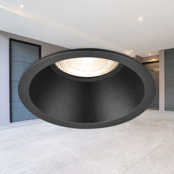 BRY-TETRA-CF-RND-BLC-SPOTLIGHT – BH03-04091