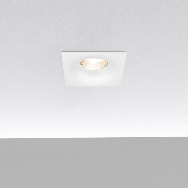 BRY-TETRA-D-SQR-WHT-SPOTLIGHT – BH03-04040