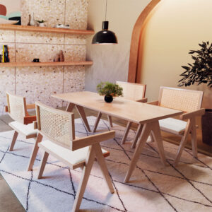 Πολυθρόνα Winslow pakoworld ξύλο rubberwood ανοικτό καρυδί-pvc rattan φυσικό-ύφασμα γκρι – 247-000004