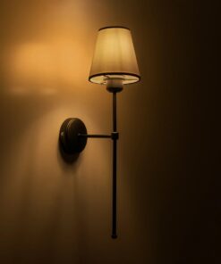 GloboStar® LING 204-0190 Μοντέρνο Φωτιστικό Τοίχου Απλίκα Μονόφωτο 1 x E27 AC 220-240V IP20 Μπεζ & Μαύρο – Μ13 x Π13 x Υ50cm