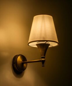 GloboStar® SUSE 204-0191 Μοντέρνο Φωτιστικό Τοίχου Απλίκα Μονόφωτο 1 x E27 AC 220-240V IP20 Μπεζ & Μπρούτζινο – Μ23 x Π13 x Υ21cm