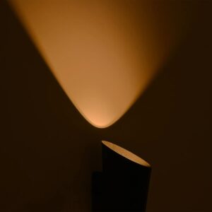 GLOBOSTAR® GANETTI 60671 Μοντέρνο Φωτιστικό Τοίχου – Απλίκα LED 10W 1250lm 60° AC 220-240V Αδιάβροχο IP65 Θερμό Λευκό 2700K – Bridgelux COB Chip & TÜV SÜD Driver – Μαύρο Ματ – Μ9.5 x Π11 x Υ19cm – 5 Χρόνια Εγγύηση