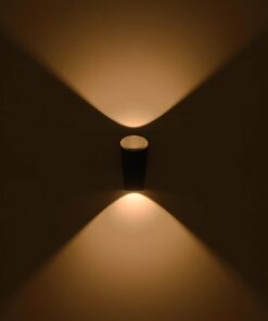 GLOBOSTAR® GANETTI 60671 Μοντέρνο Φωτιστικό Τοίχου – Απλίκα LED 10W 1250lm 60° AC 220-240V Αδιάβροχο IP65 Θερμό Λευκό 2700K – Bridgelux COB Chip & TÜV SÜD Driver – Μαύρο Ματ – Μ9.5 x Π11 x Υ19cm – 5 Χρόνια Εγγύηση