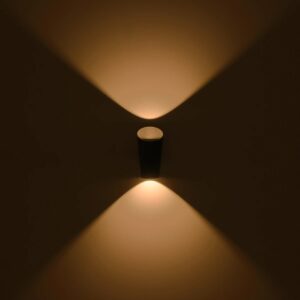 GLOBOSTAR® GANETTI 60671 Μοντέρνο Φωτιστικό Τοίχου – Απλίκα LED 10W 1250lm 60° AC 220-240V Αδιάβροχο IP65 Θερμό Λευκό 2700K – Bridgelux COB Chip & TÜV SÜD Driver – Μαύρο Ματ – Μ9.5 x Π11 x Υ19cm – 5 Χρόνια Εγγύηση