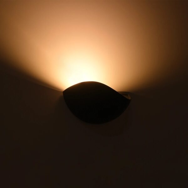 GLOBOSTAR® SELENE 60674 Μοντέρνο Φωτιστικό Τοίχου – Απλίκα LED 5W 625lm 90° AC 220-240V Αδιάβροχο IP65 Θερμό Λευκό 2700K – Bridgelux COB Chip & TÜV SÜD Driver – Μαύρο Ματ – Μ20 x Π9 x Υ12cm – 5 Χρόνια Εγγύηση