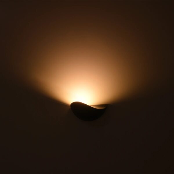 GLOBOSTAR® SELENE 60674 Μοντέρνο Φωτιστικό Τοίχου – Απλίκα LED 5W 625lm 90° AC 220-240V Αδιάβροχο IP65 Θερμό Λευκό 2700K – Bridgelux COB Chip & TÜV SÜD Driver – Μαύρο Ματ – Μ20 x Π9 x Υ12cm – 5 Χρόνια Εγγύηση