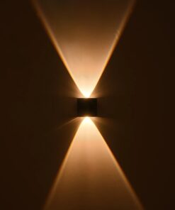 GLOBOSTAR® SIXOAD 60676 Μοντέρνο Φωτιστικό Τοίχου – Απλίκα LED 4W 500lm 30° AC 220-240V Αδιάβροχο IP65 Θερμό Λευκό 2700K – CREE XPE Chip & TÜV SÜD Driver – Μαύρο Ματ – Μ8.5 x Π3.5 x Υ8cm – 5 Χρόνια Εγγύηση