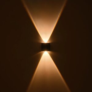 GLOBOSTAR® SIXOAD 60676 Μοντέρνο Φωτιστικό Τοίχου – Απλίκα LED 4W 500lm 30° AC 220-240V Αδιάβροχο IP65 Θερμό Λευκό 2700K – CREE XPE Chip & TÜV SÜD Driver – Μαύρο Ματ – Μ8.5 x Π3.5 x Υ8cm – 5 Χρόνια Εγγύηση