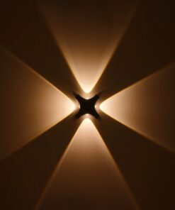 GLOBOSTAR® SPARK 60683 Μοντέρνο Φωτιστικό Τοίχου – Απλίκα LED 8W 1000lm 30° AC 220-240V Αδιάβροχο IP65 Θερμό Λευκό 2700K – CREE XPE Chip & TÜV SÜD Driver – Μαύρο Ματ – Μ14.5 x Π5 x Υ14.5cm – 5 Χρόνια Εγγύηση