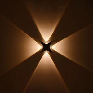GLOBOSTAR® SPARK 60683 Μοντέρνο Φωτιστικό Τοίχου – Απλίκα LED 8W 1000lm 30° AC 220-240V Αδιάβροχο IP65 Θερμό Λευκό 2700K – CREE XPE Chip & TÜV SÜD Driver – Μαύρο Ματ – Μ14.5 x Π5 x Υ14.5cm – 5 Χρόνια Εγγύηση