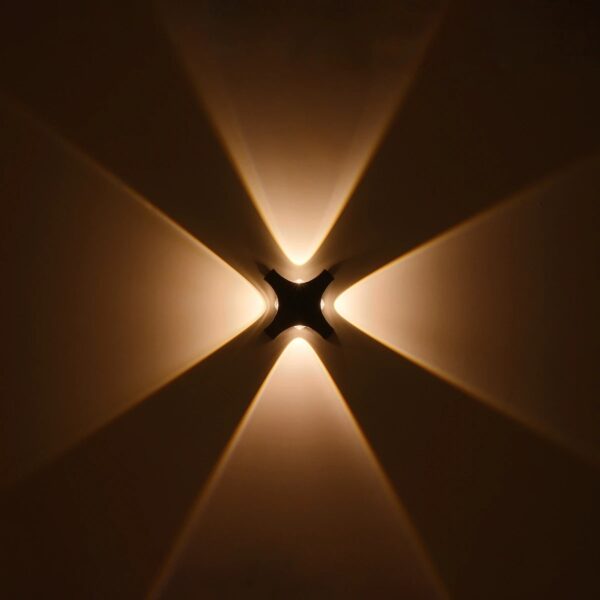 GLOBOSTAR® SPARK 60683 Μοντέρνο Φωτιστικό Τοίχου – Απλίκα LED 8W 1000lm 30° AC 220-240V Αδιάβροχο IP65 Θερμό Λευκό 2700K – CREE XPE Chip & TÜV SÜD Driver – Μαύρο Ματ – Μ14.5 x Π5 x Υ14.5cm – 5 Χρόνια Εγγύηση