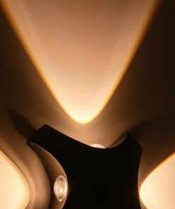 GLOBOSTAR® SPARK 60683 Μοντέρνο Φωτιστικό Τοίχου – Απλίκα LED 8W 1000lm 30° AC 220-240V Αδιάβροχο IP65 Θερμό Λευκό 2700K – CREE XPE Chip & TÜV SÜD Driver – Μαύρο Ματ – Μ14.5 x Π5 x Υ14.5cm – 5 Χρόνια Εγγύηση