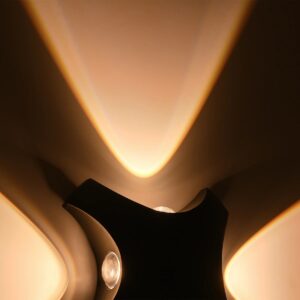 GLOBOSTAR® SPARK 60683 Μοντέρνο Φωτιστικό Τοίχου – Απλίκα LED 8W 1000lm 30° AC 220-240V Αδιάβροχο IP65 Θερμό Λευκό 2700K – CREE XPE Chip & TÜV SÜD Driver – Μαύρο Ματ – Μ14.5 x Π5 x Υ14.5cm – 5 Χρόνια Εγγύηση