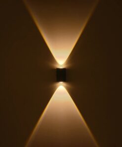 GLOBOSTAR® HIKARI 60685 Μοντέρνο Φωτιστικό Τοίχου – Απλίκα LED 4W 500lm 30° AC 220-240V Αδιάβροχο IP65 Θερμό Λευκό 2700K – CREE XPE Chip & TÜV SÜD Driver – Μαύρο Ματ – Μ6 x Π4 x Υ10.5cm – 5 Χρόνια Εγγύηση