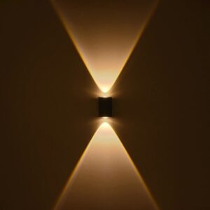 GLOBOSTAR® HIKARI 60685 Μοντέρνο Φωτιστικό Τοίχου – Απλίκα LED 4W 500lm 30° AC 220-240V Αδιάβροχο IP65 Θερμό Λευκό 2700K – CREE XPE Chip & TÜV SÜD Driver – Μαύρο Ματ – Μ6 x Π4 x Υ10.5cm – 5 Χρόνια Εγγύηση