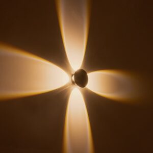 GLOBOSTAR® SOL 60689 Μοντέρνο Φωτιστικό Τοίχου – Απλίκα LED 8W 1000lm 30° AC 220-240V Αδιάβροχο IP65 Θερμό Λευκό 2700K – CREE XPE Chip & TÜV SÜD Driver – Μαύρο Ματ – Μ10 x Π5 x Υ10cm – 5 Χρόνια Εγγύηση