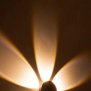 GLOBOSTAR® SOL 60690 Μοντέρνο Φωτιστικό Τοίχου – Απλίκα LED 12W 1500lm 30° AC 220-240V Αδιάβροχο IP65 Θερμό Λευκό 2700K – CREE XPE Chip & TÜV SÜD Driver – Μαύρο Ματ – Μ12 x Π5.5 x Υ12cm – 5 Χρόνια Εγγύηση