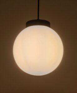 GLOBOSTAR® AGROS 61591 Μοντέρνο Κρεμαστό Φωτιστικό Οροφής με Ντουί 1 x E27 AC 220-240V IP65 – Λευκό & Μάυρο – Μ20 x Π20 x Υ22cm