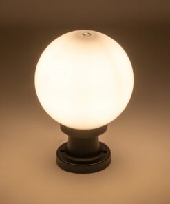 GLOBOSTAR® AGROS 61595 Φωτιστικό Κολωνάκι Κήπου με Ντουί 1 x E27 AC 220-240V Αδιάβροχο IP65 – Λευκό & Μάυρο – Μ20 x Π20 x Υ30cm