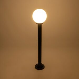 GLOBOSTAR® AGROS 61596 Φωτιστικό Κολωνάκι Κήπου με Ντουί 1 x E27 AC 220-240V Αδιάβροχο IP65 – Λευκό & Μάυρο – Μ20 x Π20 x Υ100cm
