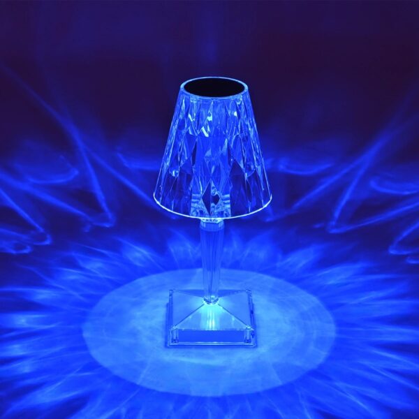 GLOBOSTAR® CRYSTAL 62042 Μοντέρνο Επιτραπέζιο Φωτιστικό Πορτατίφ LED 1W 100lm 360° DC 5V USB-C με Επαναφορτιζόμενη Μπαταρία Li-ion 3.7V 1600mAh IP44 Πολύχρωμο RGBW με Χειριστήριο Dimmable – Sanan SMD Chip – Διάφανο – Μ11.5 x Π11.5 x Υ25.5cm – 3 Χρόνια Εγγύηση