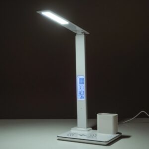 GLOBOSTAR® ZENTIME 76554 Μοντέρνο Επιτραπέζιο Φωτιστικό Γραφείου με Ασύρματη Φόρτιση 15W 3A & Ψηφιακό Ρολόι LED 3.5W 350lm 120° DC 5V με USB-C IP20 Ρυθμιζόμενο Λευκό CCT με Αφή 2700K/4500K/6000K Dimmable – Sanan SMD Chip – Μαύρο – Μ19.5 x Π14.5 x Υ38.8cm – 2 Χρόνια Εγγύηση