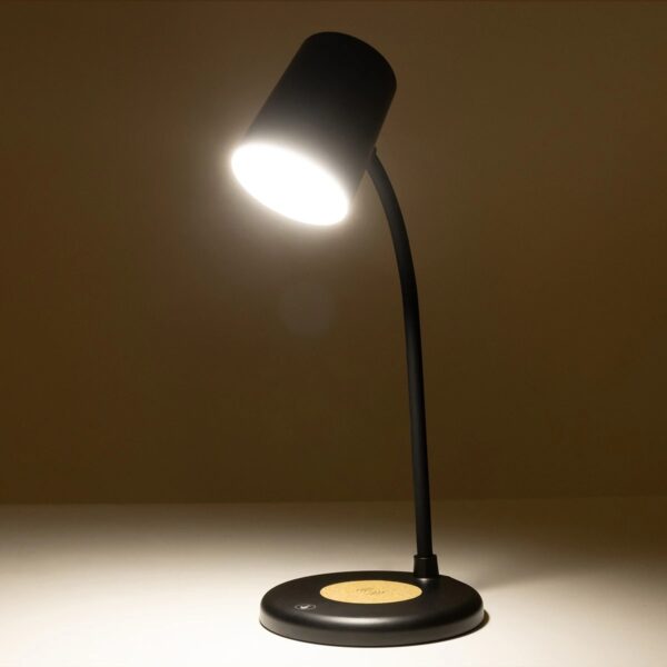 GLOBOSTAR® LUCORA 76556 Μοντέρνο Επιτραπέζιο Φωτιστικό Γραφείου με Ασύρματη Φόρτιση 10W 2A & 4W Bluetooth Ηχείο LED 3W 300lm 120° DC 5V με USB-C IP20 Ρυθμιζόμενο Λευκό CCT με Αφή 2700K/4500K/6000K Dimmable – Sanan SMD Chip – Μαύρο – Μ12 x Π12 x Υ32cm – 2 Χρόνια Εγγύηση