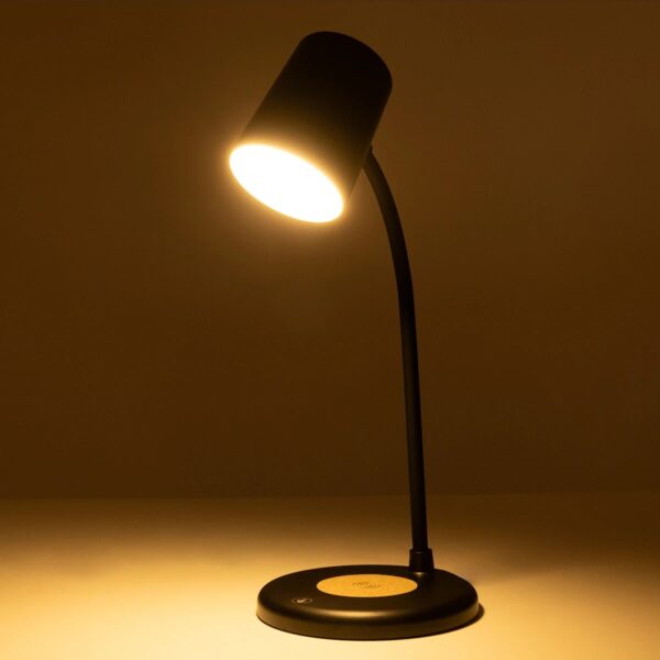 GLOBOSTAR® LUCORA 76556 Μοντέρνο Επιτραπέζιο Φωτιστικό Γραφείου με Ασύρματη Φόρτιση 10W 2A & 4W Bluetooth Ηχείο LED 3W 300lm 120° DC 5V με USB-C IP20 Ρυθμιζόμενο Λευκό CCT με Αφή 2700K/4500K/6000K Dimmable – Sanan SMD Chip – Μαύρο – Μ12 x Π12 x Υ32cm – 2 Χρόνια Εγγύηση
