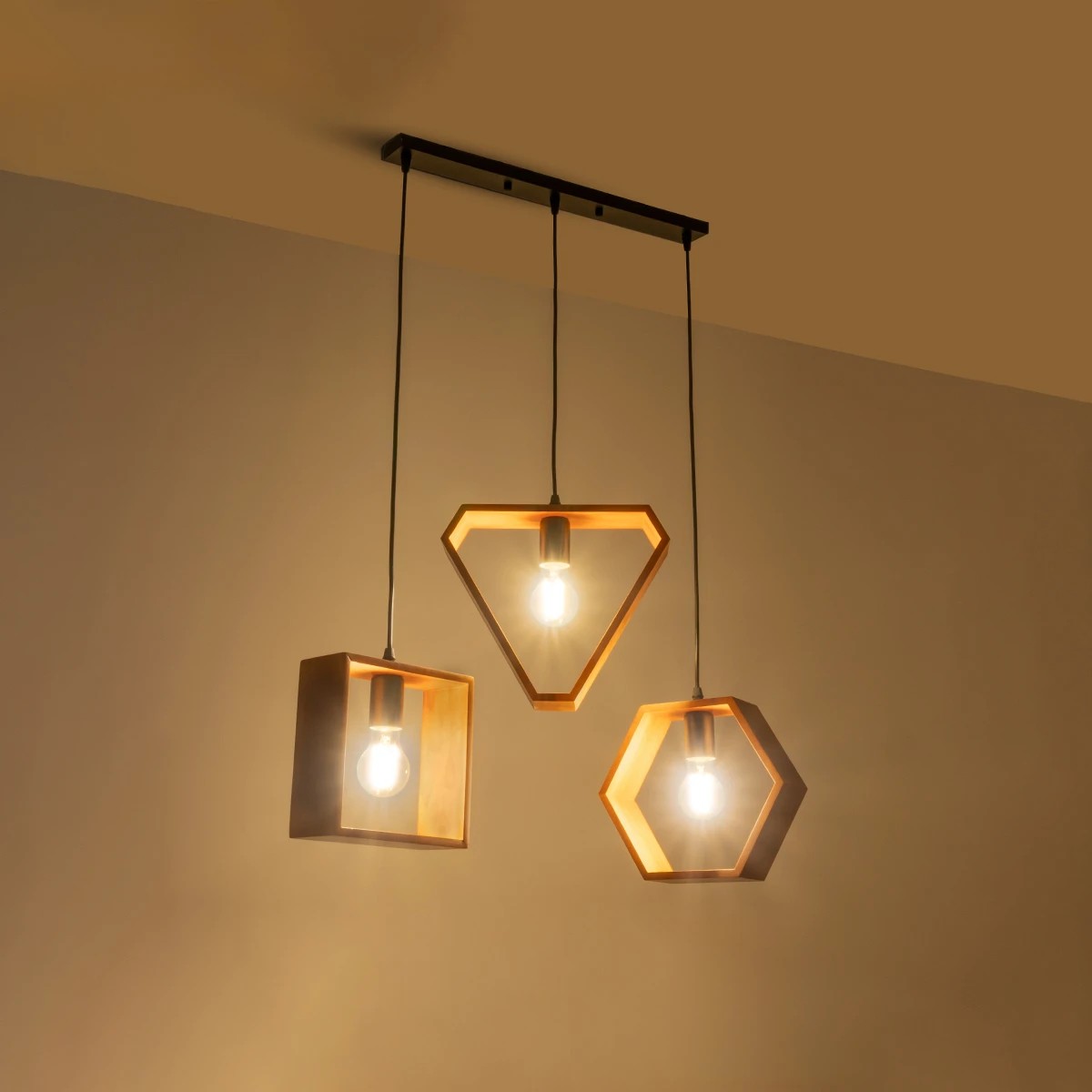 GLOBOSTAR® ELISE 999-0034 Μοντέρνο Κρεμαστό Φωτιστικό Οροφής με Ντουί 3 x E27 AC 220-240V IP20 – Καφέ & Μαύρο – Μ74 x Π9 x Υ40cm