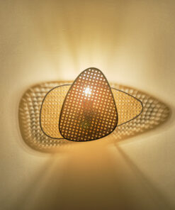 ΑΠΛΙΚΑ ΤΟΙΧΟΥ ΡΑΤΤΑΝ 1XE27 430Χ300mm ΚΑΦΕ-ΜΑΥΡΟ ARTE ILLUMINA KAI EUROLAMP – 144-33036