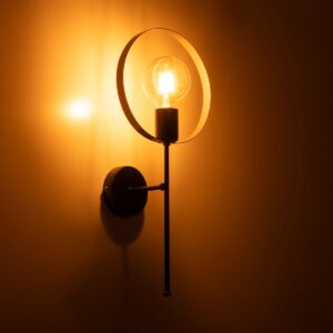 GLOBOSTAR® SOPA 201-0120 Μοντέρνο Φωτιστικό Τοίχου – Απλίκα με Ντουί 1 x E27 AC 220-240V IP20 – Μαύρο & Χρυσό – Μ23 x Π15 x Υ51cm