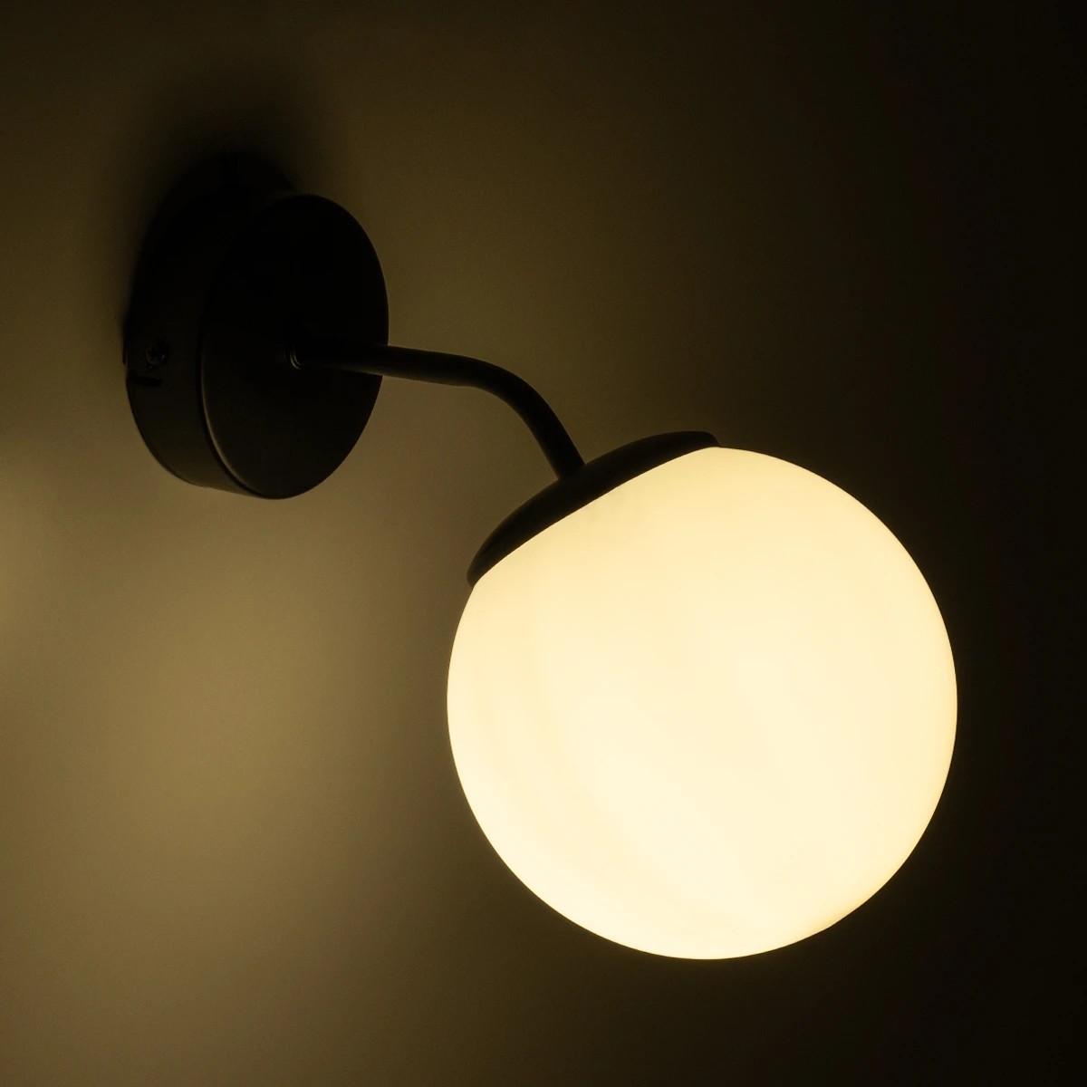 GLOBOSTAR® DALPH 203-0034 Vintage Φωτιστικό Τοίχου – Απλίκα με Ντουί 1 x E27 AC 220-240V IP20 – Μαύρο & Λευκό – M15 x Π25 x Υ22cm